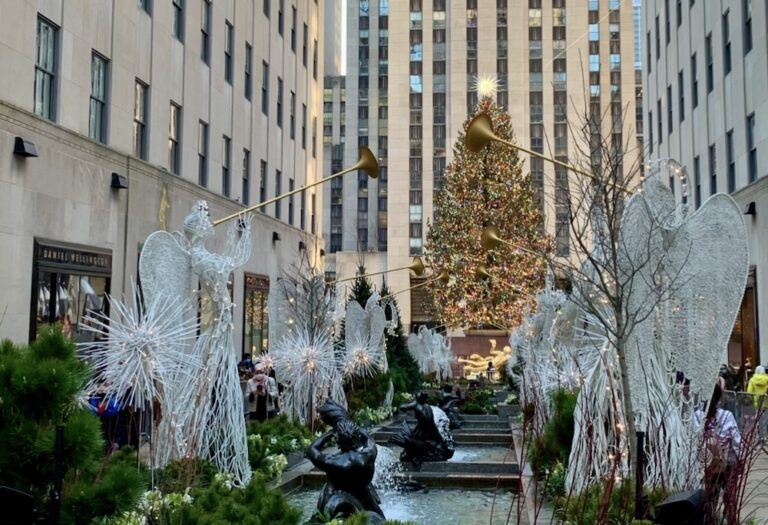 Christmas in New York 2024 (Christmas Trees, Markets, and Lights)